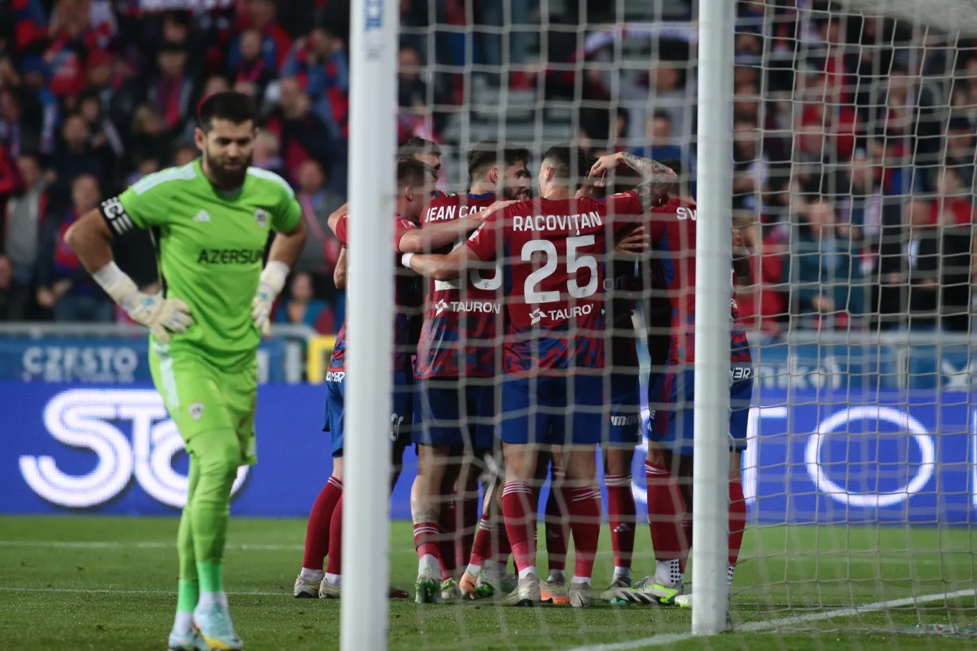 Raków ma szanse na awans tylko dlatego, że w bramce Karabachu wisiał ręcznik [FELIETON]