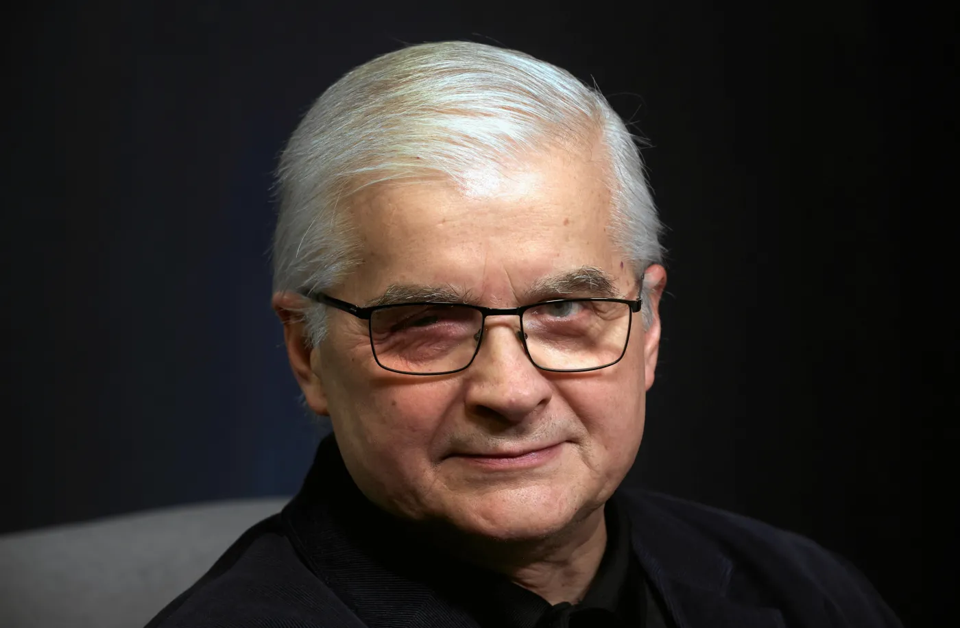 "To na pewno nie była pomyłka". Cimoszewicz o śmigłowcach nad Białowieżą