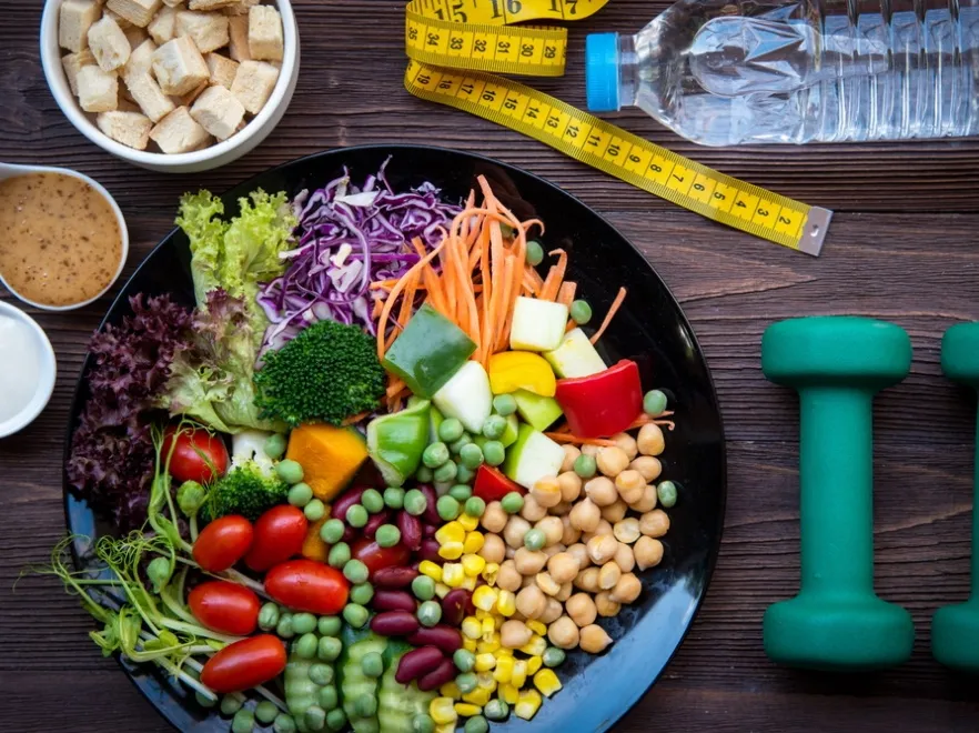 Chęci są, z działaniem bywa różnie... Zbadano, jak Polacy rozumieją i praktykują zdrowy styl życia