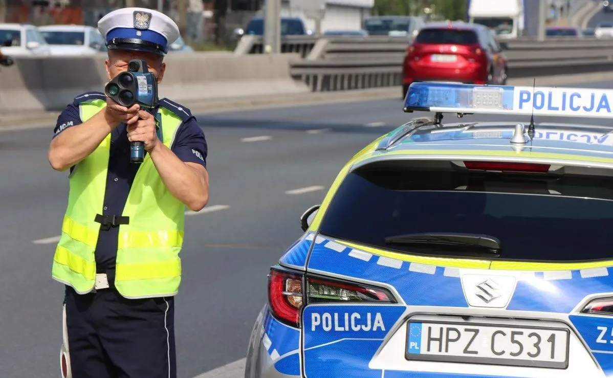 Bezpieczne wakacje – bezpieczna prędkość. Nie szarżuj za kierownicą