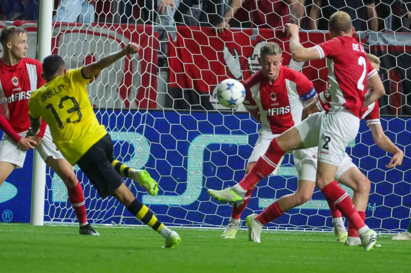 Royal Antwerp bliżej awansu do Ligi Mistrzów [WYNIKI i PROGRAM]