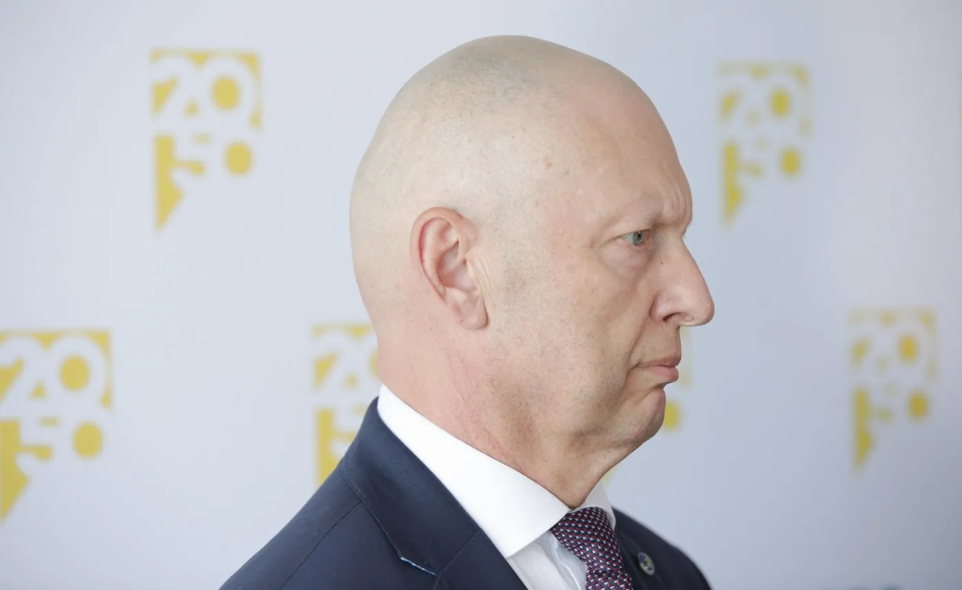 Błaszczak pochwalił się liczebnością wojska. Riposta gen. Różańskiego