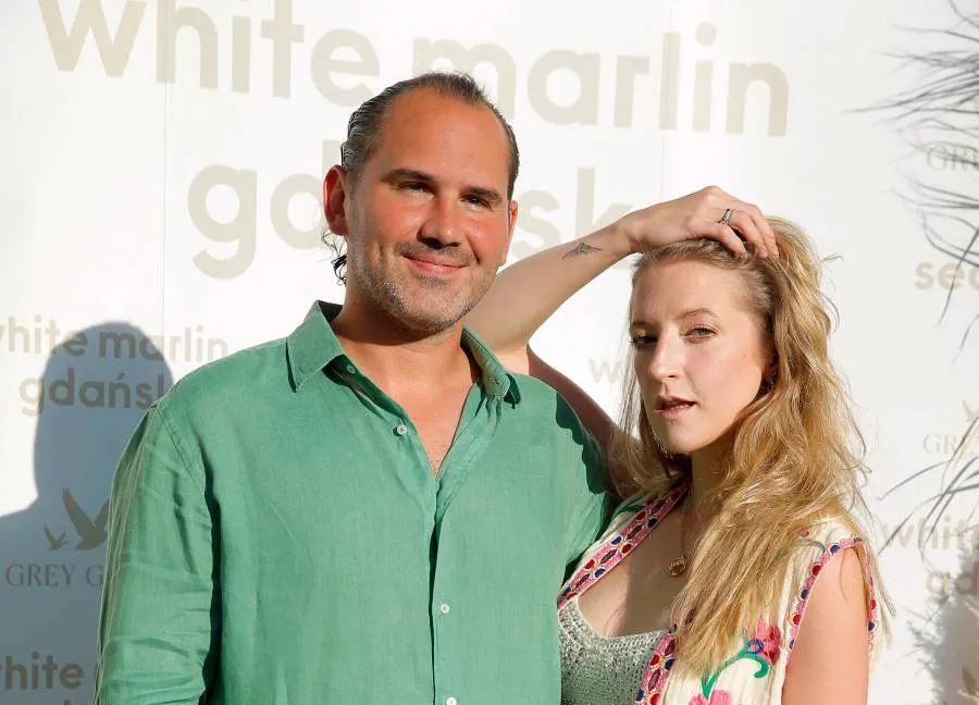 Lara Gessler zapomniała spódnicy? Tak SKĄPEJ stylizacji dawno nie było na salonach [FOTO]