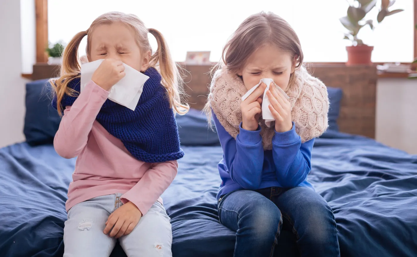 Fala zachorowań wśród dzieci. Ekspert zwraca uwagę na niepokojące zjawiska