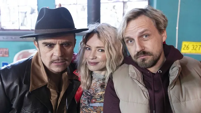 Piotr Rogucki, Paulina Gałązka i Paweł Domagała w serialu "Rafi"