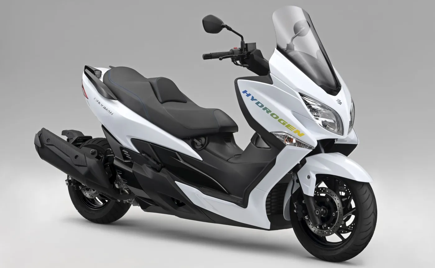 suzuki-burgmana-hydrogen-37945871.jpg