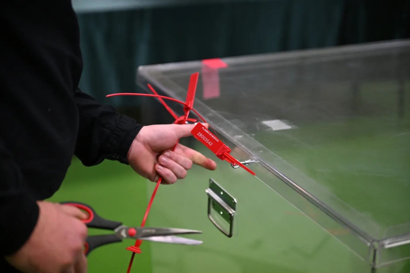 Otwarcie urny wyborczej