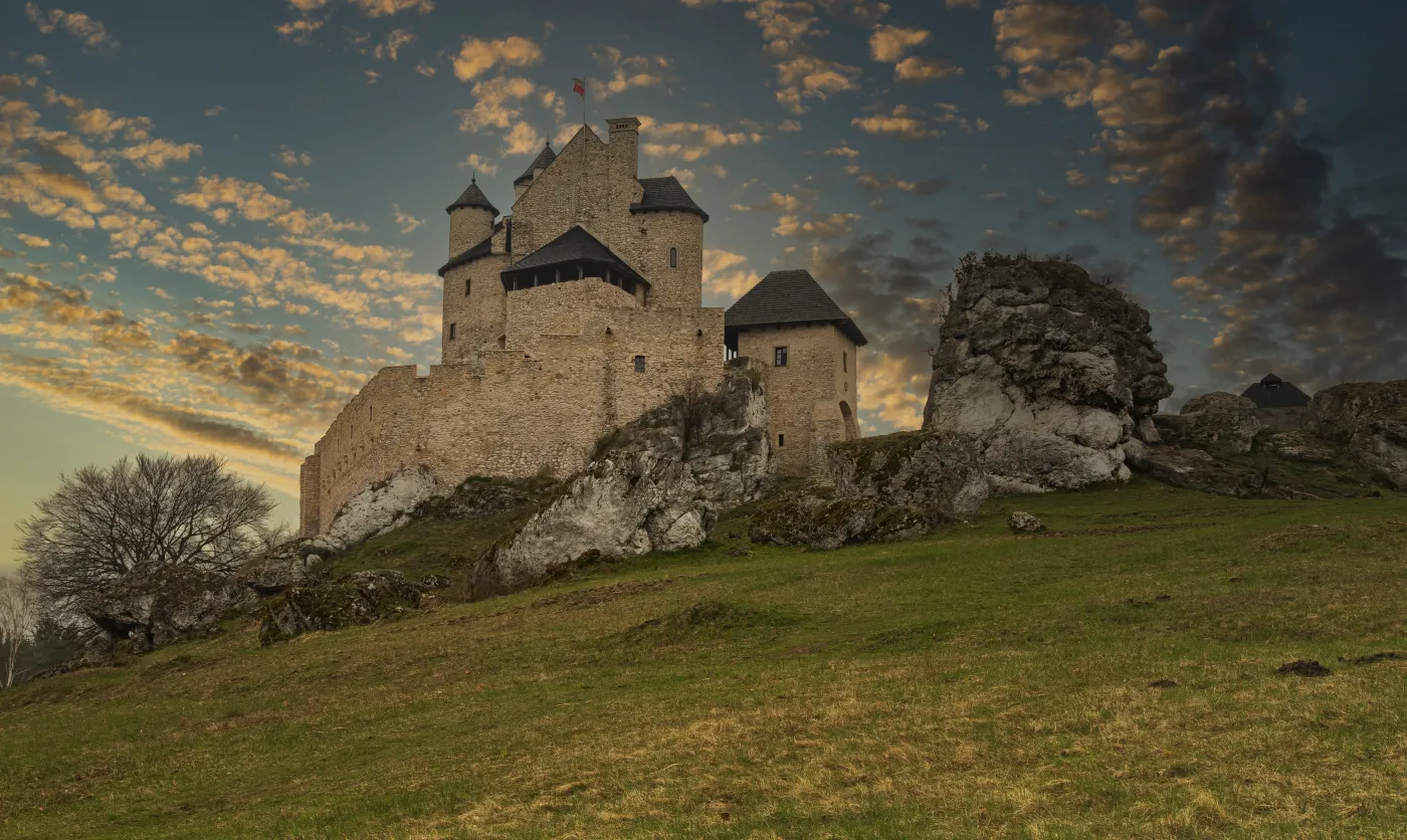 Gdzie jechać na wycieczkę z duchami? Mroczne legendy polskich zamków