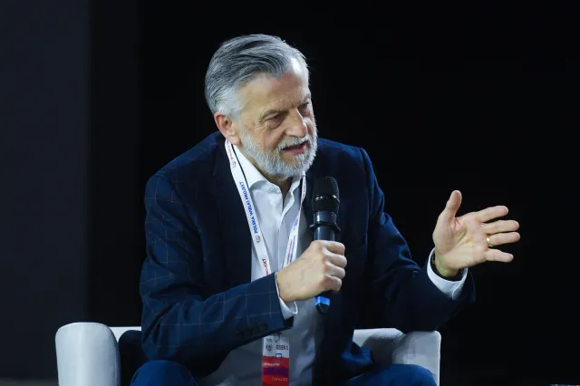 Prof. Zybertowicz: Jeśli zrezygnujecie z CPK, to jakbyście się odwrócili tyłem od flagi