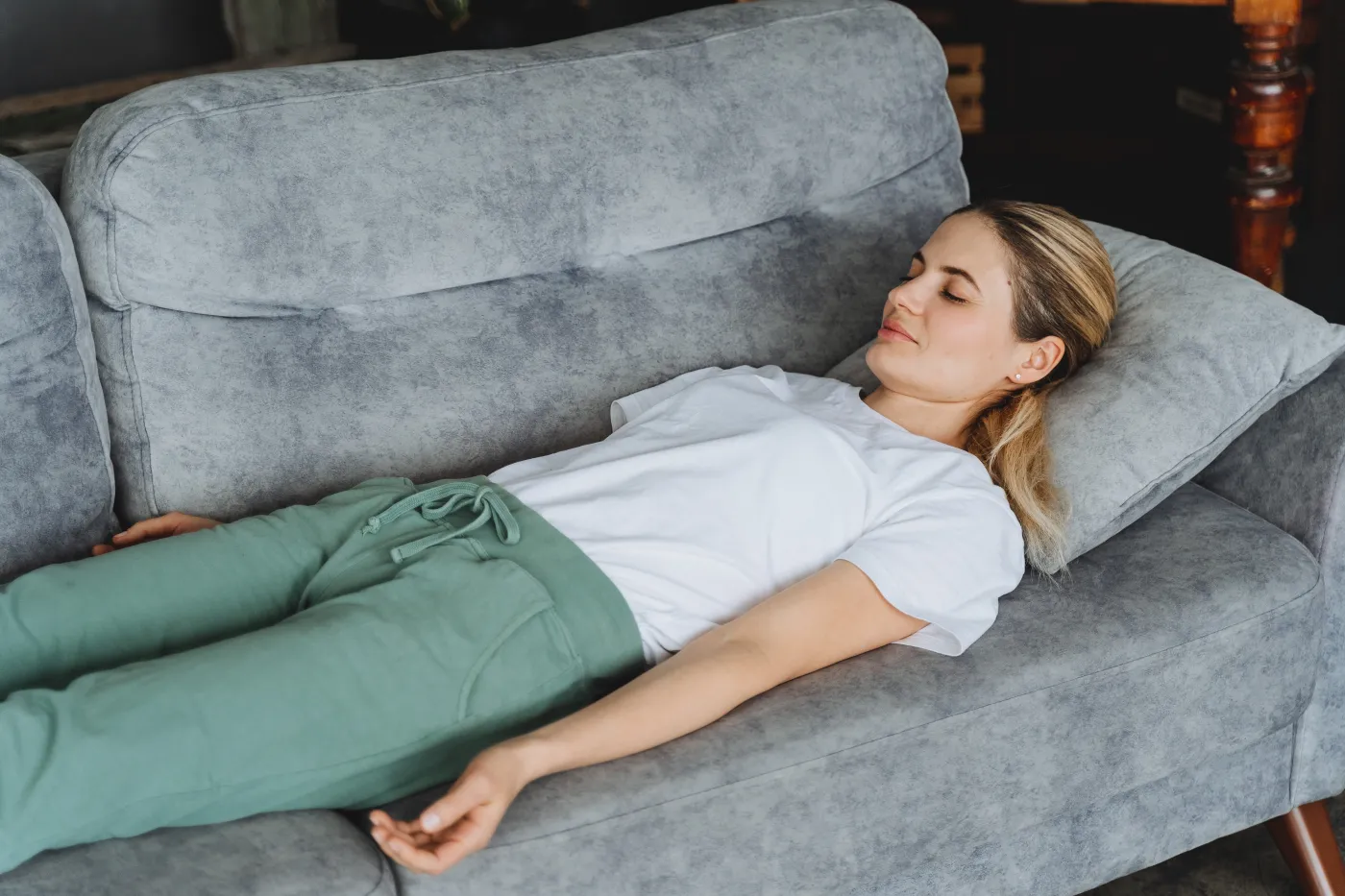 Na dobry sen, relaks i stres. Czym jest joga nidra?