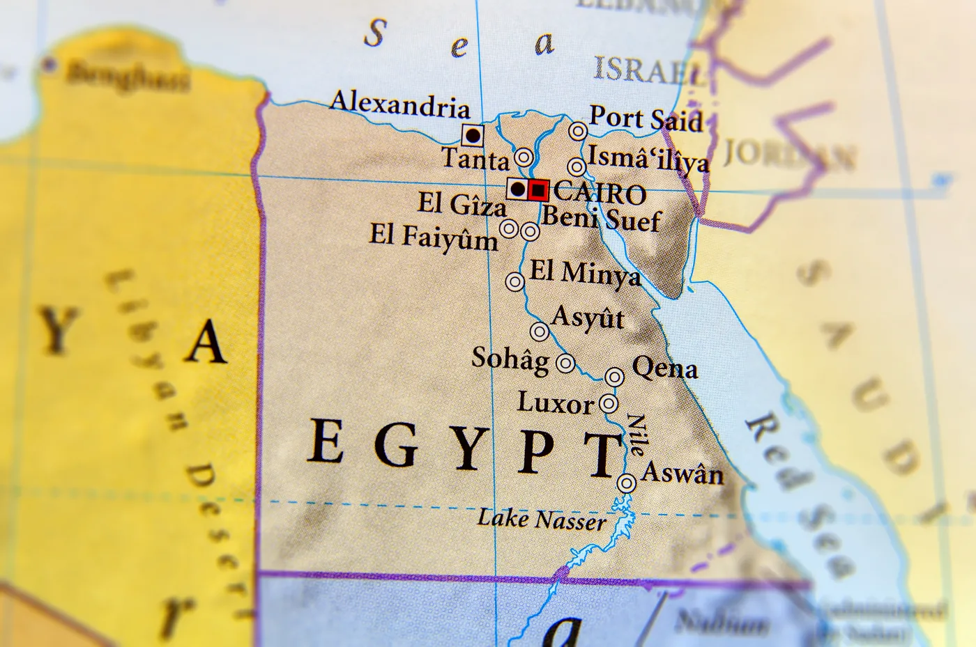 Wybuch i kłęby dymu w egipskim resorcie turystycznym. W miasto trafiła rakieta