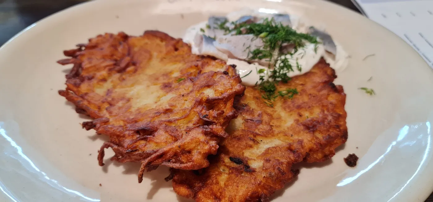 Dziś jest ich święto! Czego nie wiecie o plackach ziemniaczanych? Oto kilka trików znanych kucharzy