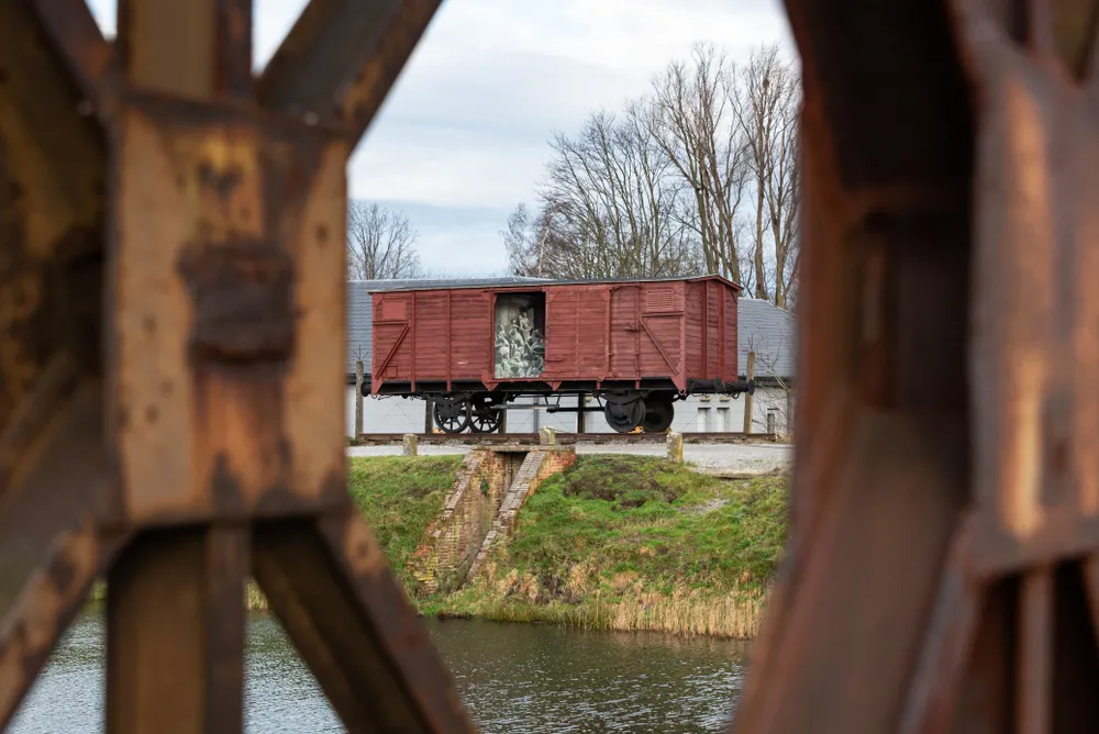 Zarobili miliony na deportacjach Żydów