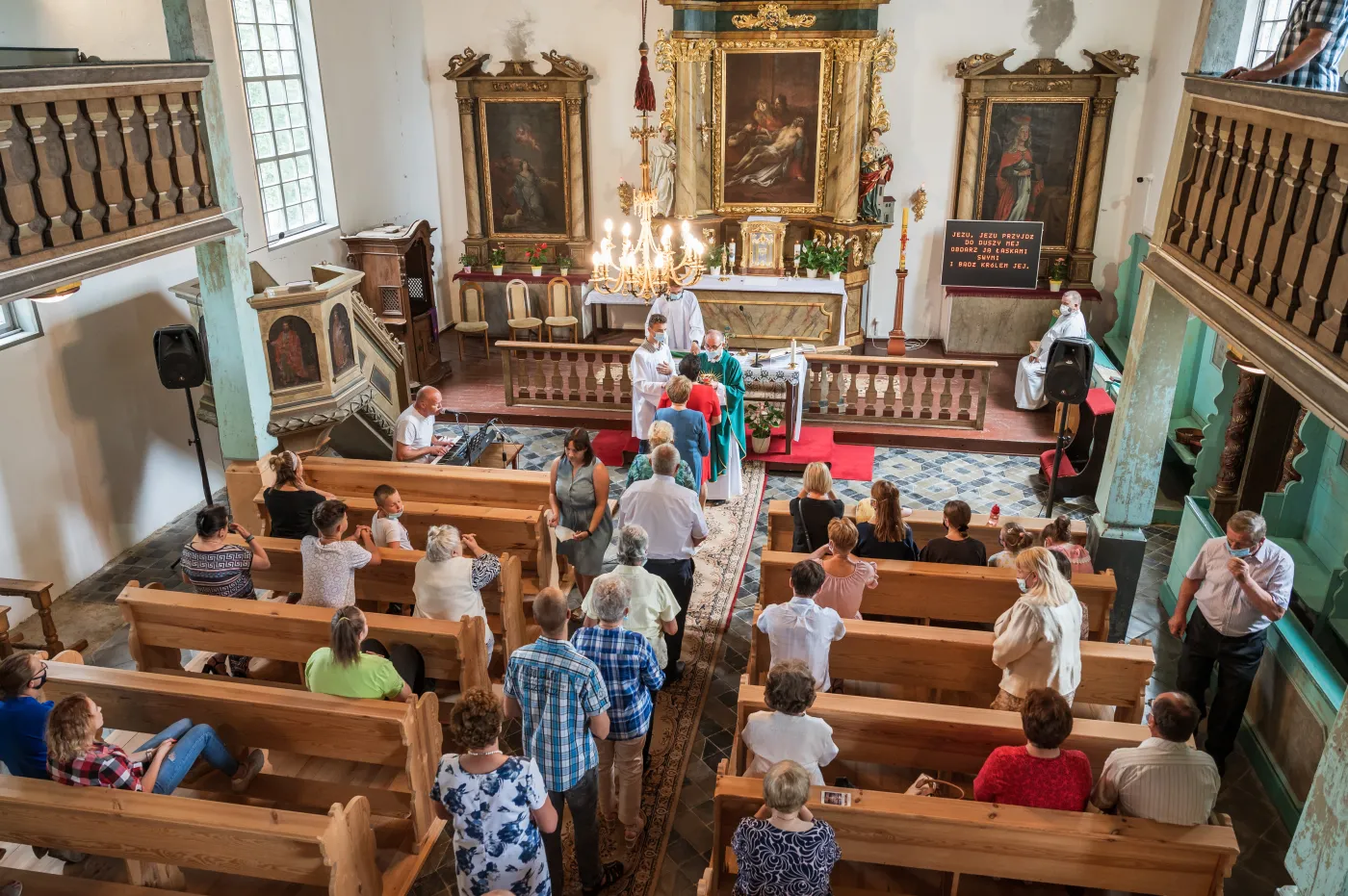 Święta nakazane w 2024 roku w Polsce. Kiedy trzeba iść do kościoła? [LISTA]