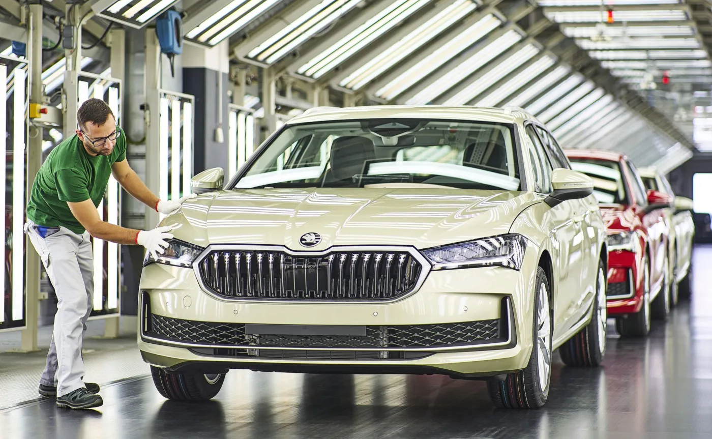 nowa-skoda-superb-kombi-38009333.jpg