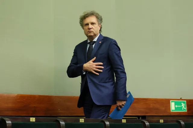 Rewolucja w TVP. Karnowski:  Nowogrodzka przeniosła się na Woronicza