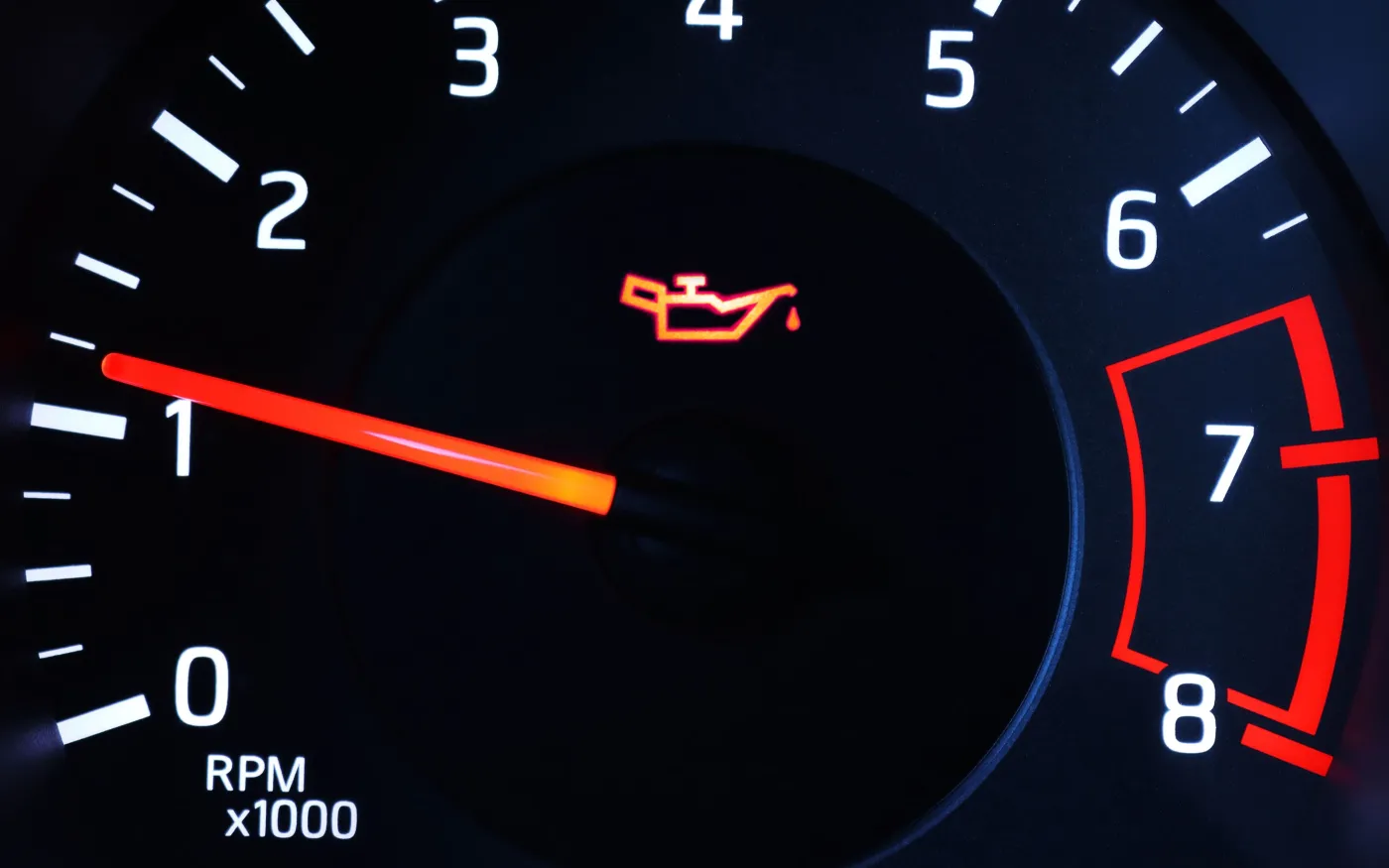 Gdy zapali się TA kontrolka, problemy mogą być poważne. Lepiej jej nie ignoruj