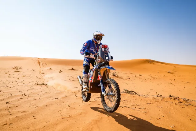 Rajd Dakar. Wspaniały gest Polaka. Pomógł kontuzjowanemu rywalowi
