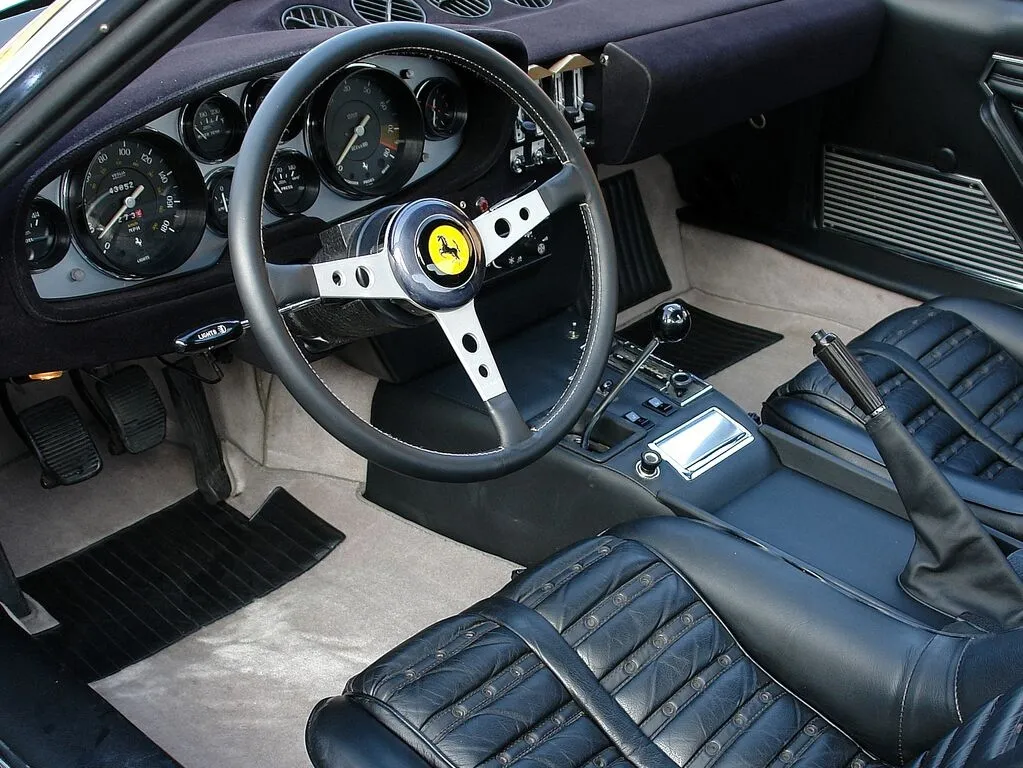 ferrari-365-gtb4-daytona-38038353.jpg