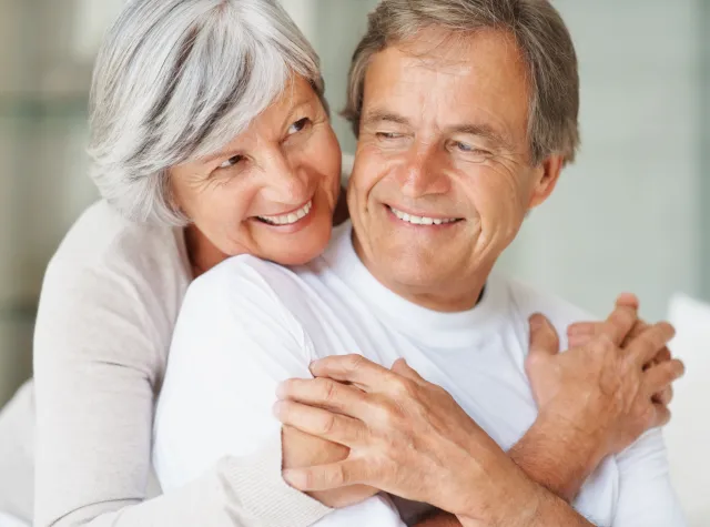 Dzień Babci i Dziadka. Sanepid ostrzega, czego nie kupować na prezent