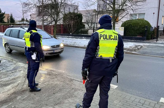 Kontrola drogowa w ferie. Niektóre słowa gwarantują mandat, a jak wynegocjować pouczenie?
