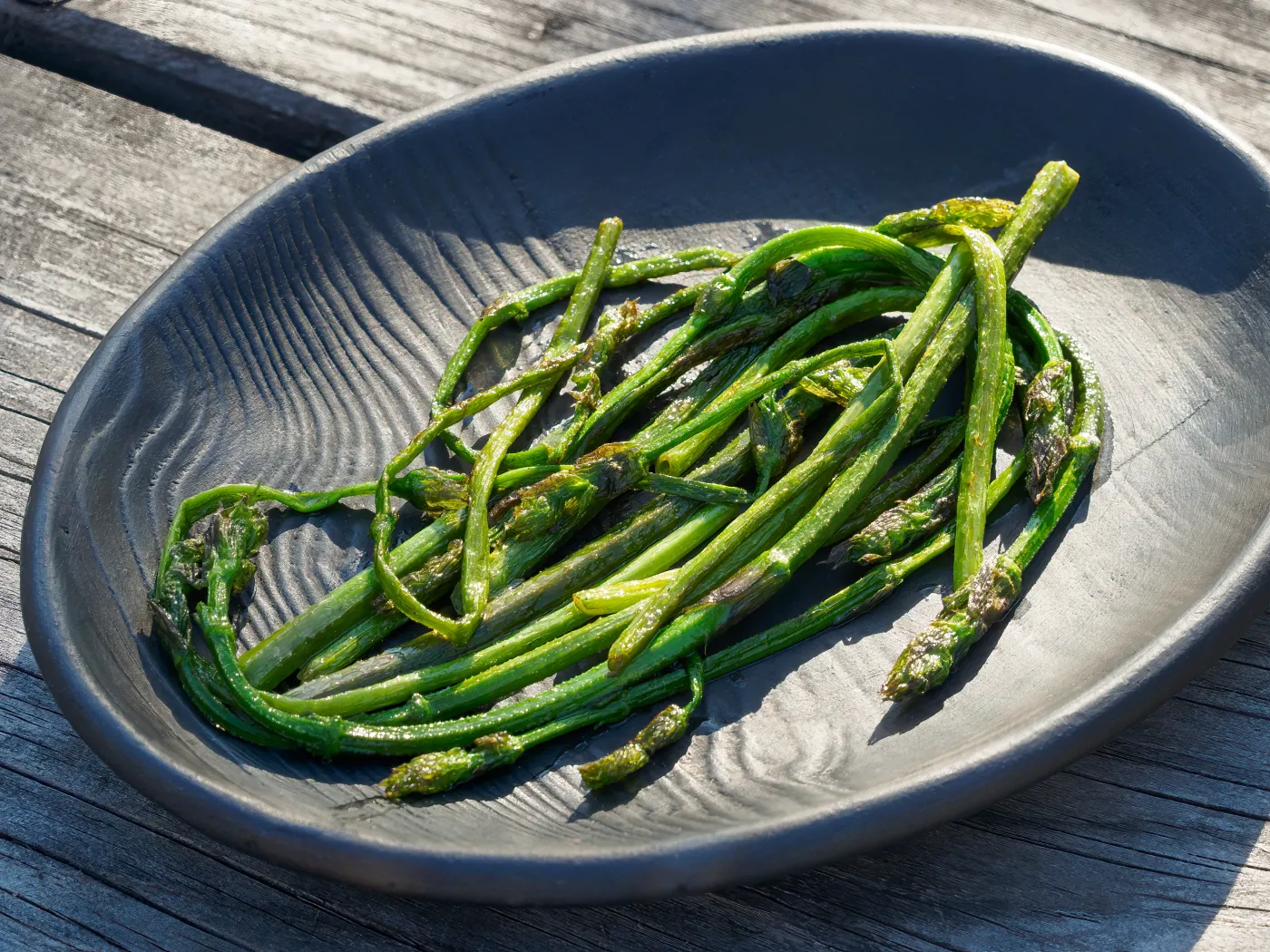 W Polsce rośnie jak chwast, a Niemcy płacą 1000 euro. Oto "najdroższe warzywo świata"