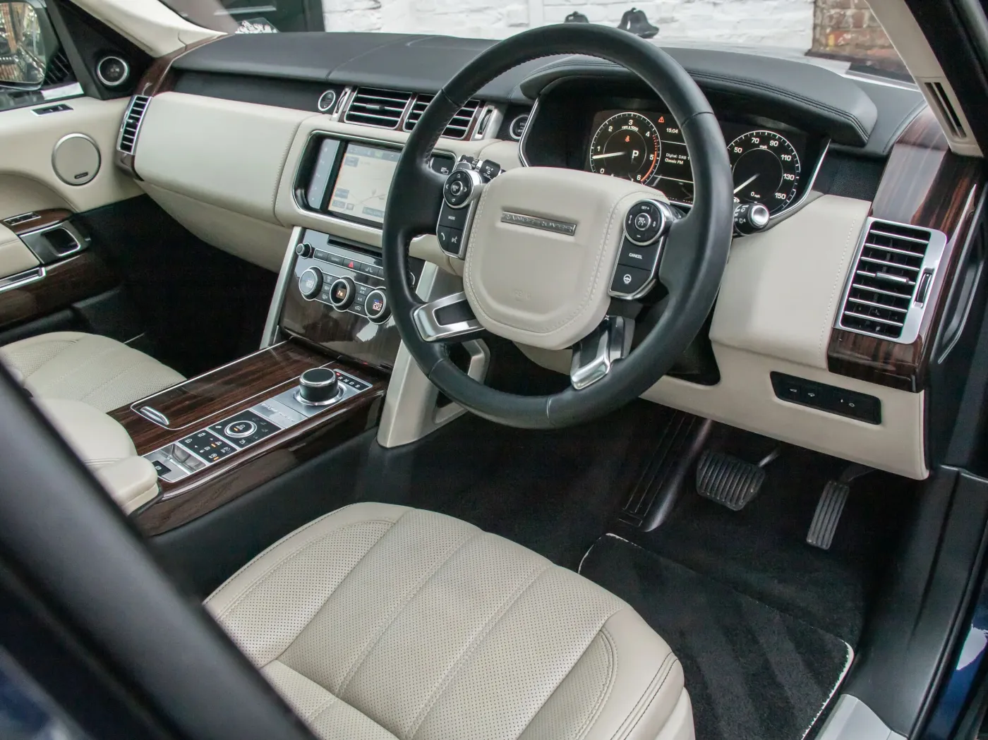 range-rover-elzbiety-ii-38076947.jpeg