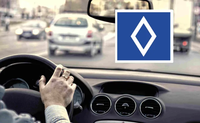 Dla polskich kierowców to nowy znak drogowy. Co oznacza biały romb na niebieskim tle?
