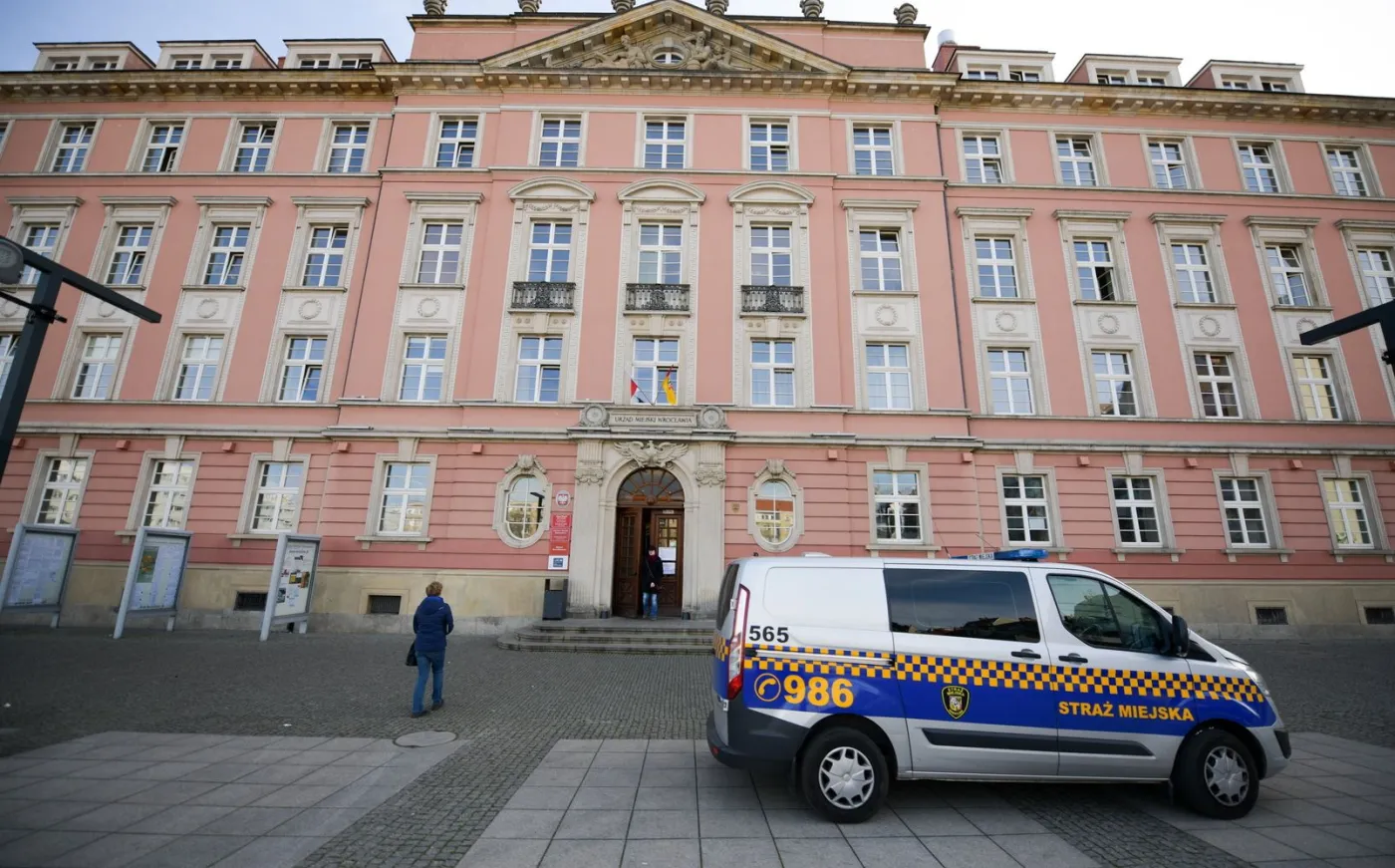 Wrocławska urzędniczka nagrywała porno w pracy. "Złożyła dziś rano wypowiedzenie"