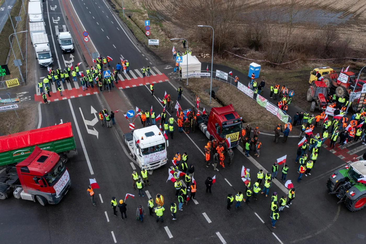 Rolnicy czują się oszukani przez rząd Tuska. Chcą przedłużyć protest
