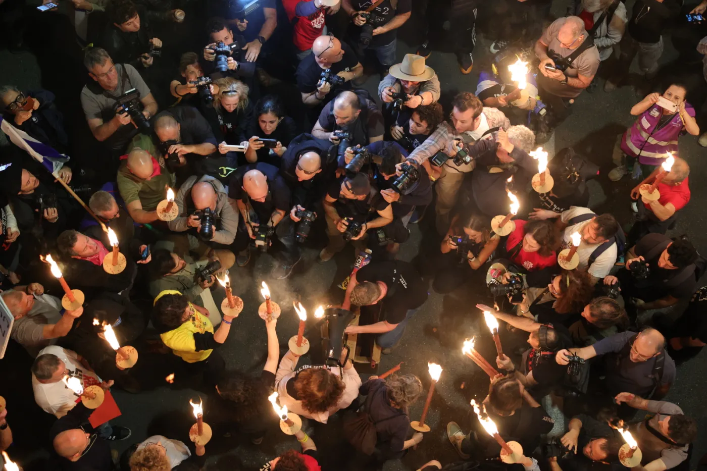 Minuta ciszy, a potem... poruszające słowa na demonstracji w Tel Awiwie