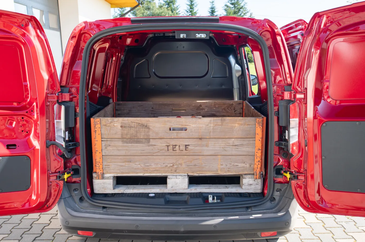 ford-transit-courier-2024-38155199.jpg