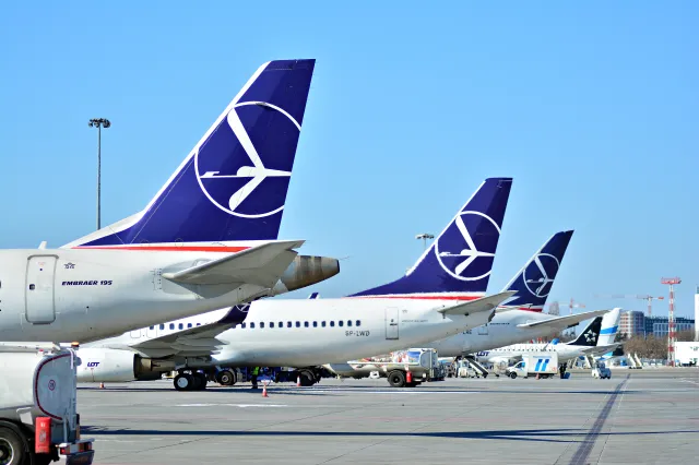 Awaryjne lądowanie w drodze do Warszawy. Problem z pasażerem