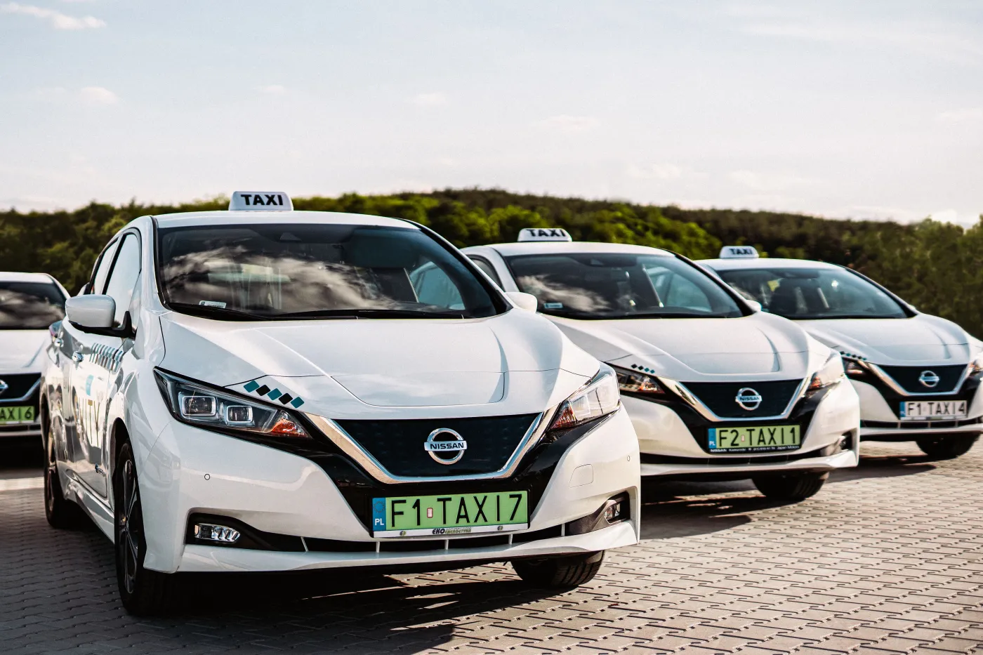 nissan-leaf-jako-taksowka-37227774.jpg