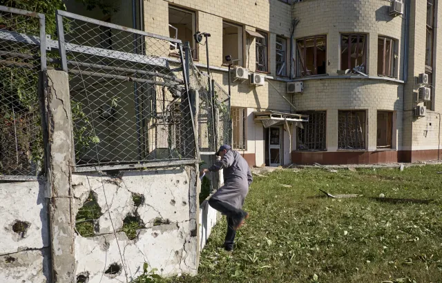 Generał Syrski ostrzega: Rosja zmieniła taktykę i gromadzi siły