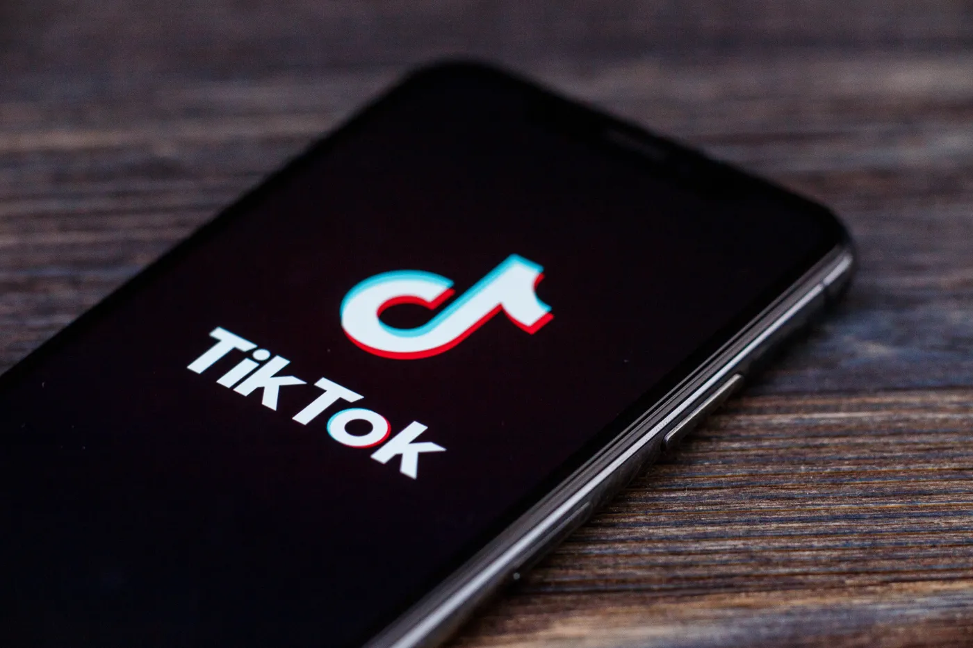 TikTok, telefon, aplikacja