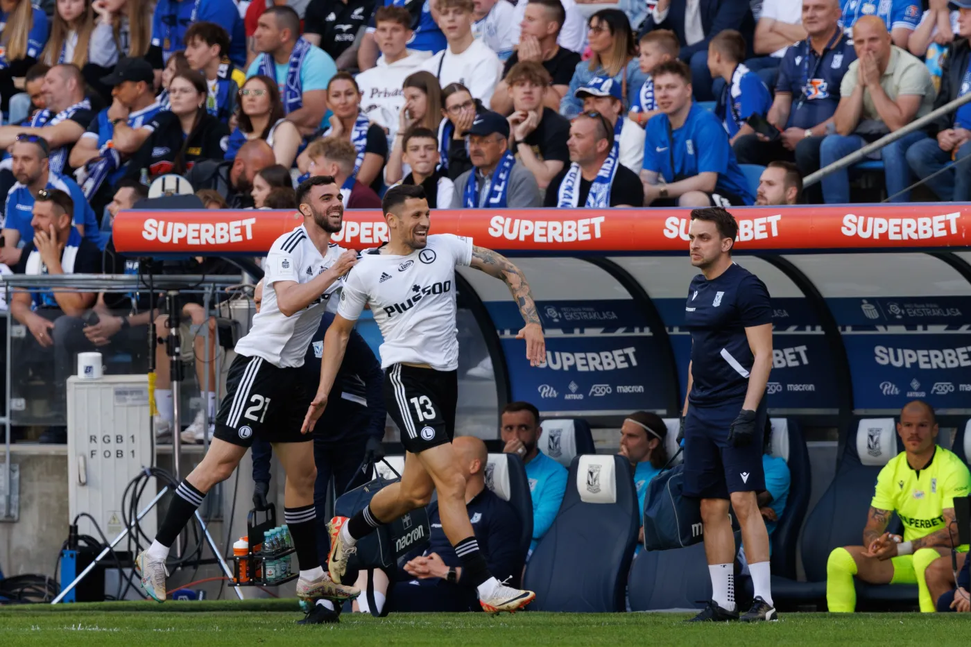 Utalentowany piłkarz przenosi się z Lecha Poznań do Legii Warszawa