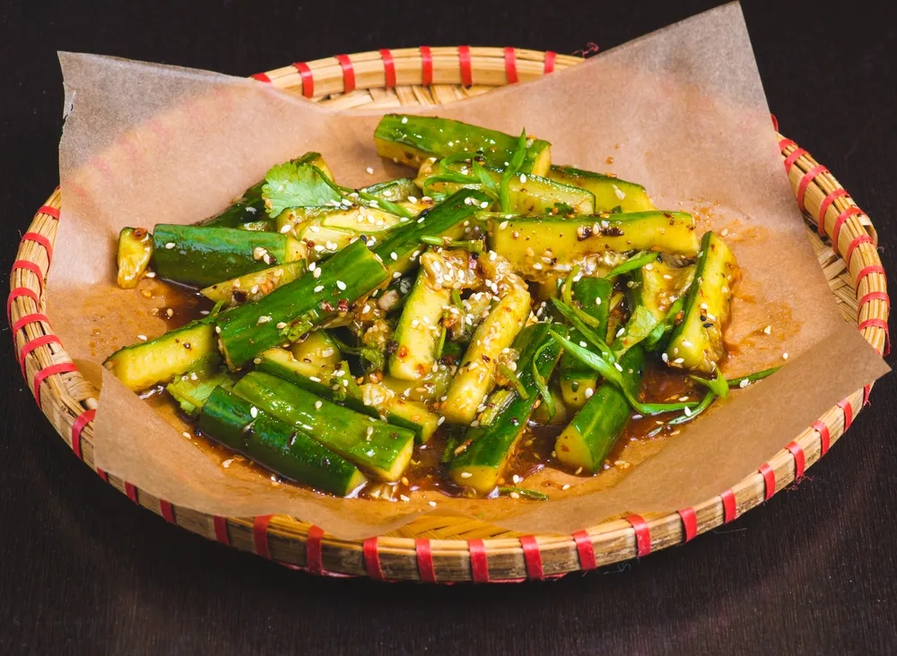 Ogórki po japońsku. Prosty przepis i orientalny smak. Idealne do obiadu