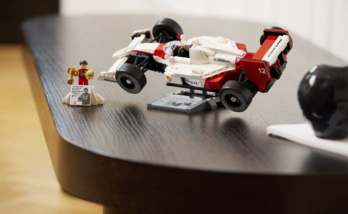 mclaren-mp44-ayrton-senna-38294448.jpg