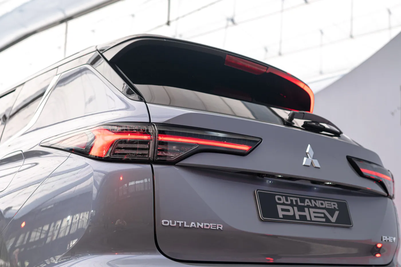 mitsubishi-outlander-phev-38306347.jpg