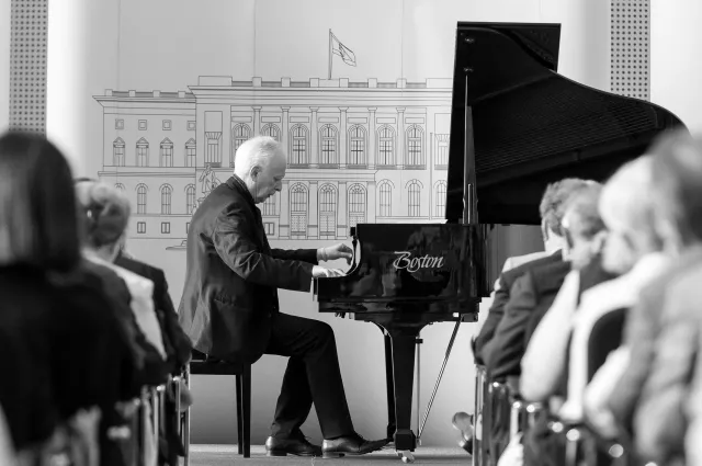 Janusz Olejniczak nie żyje. Wybitny pianista miał 72 lata