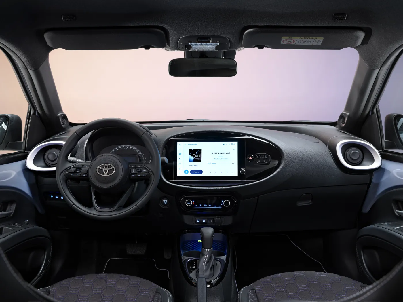 Nowa Toyota już na rynku. Ma prosty silnik i spala 4,8 l na 100 km. Ile kosztuje?