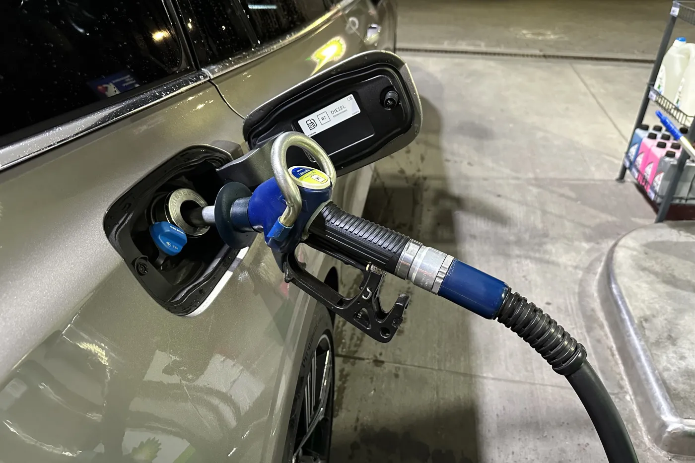 Wlałeś złe paliwo? To nie koniec świata, ale O TYM musisz pamiętać