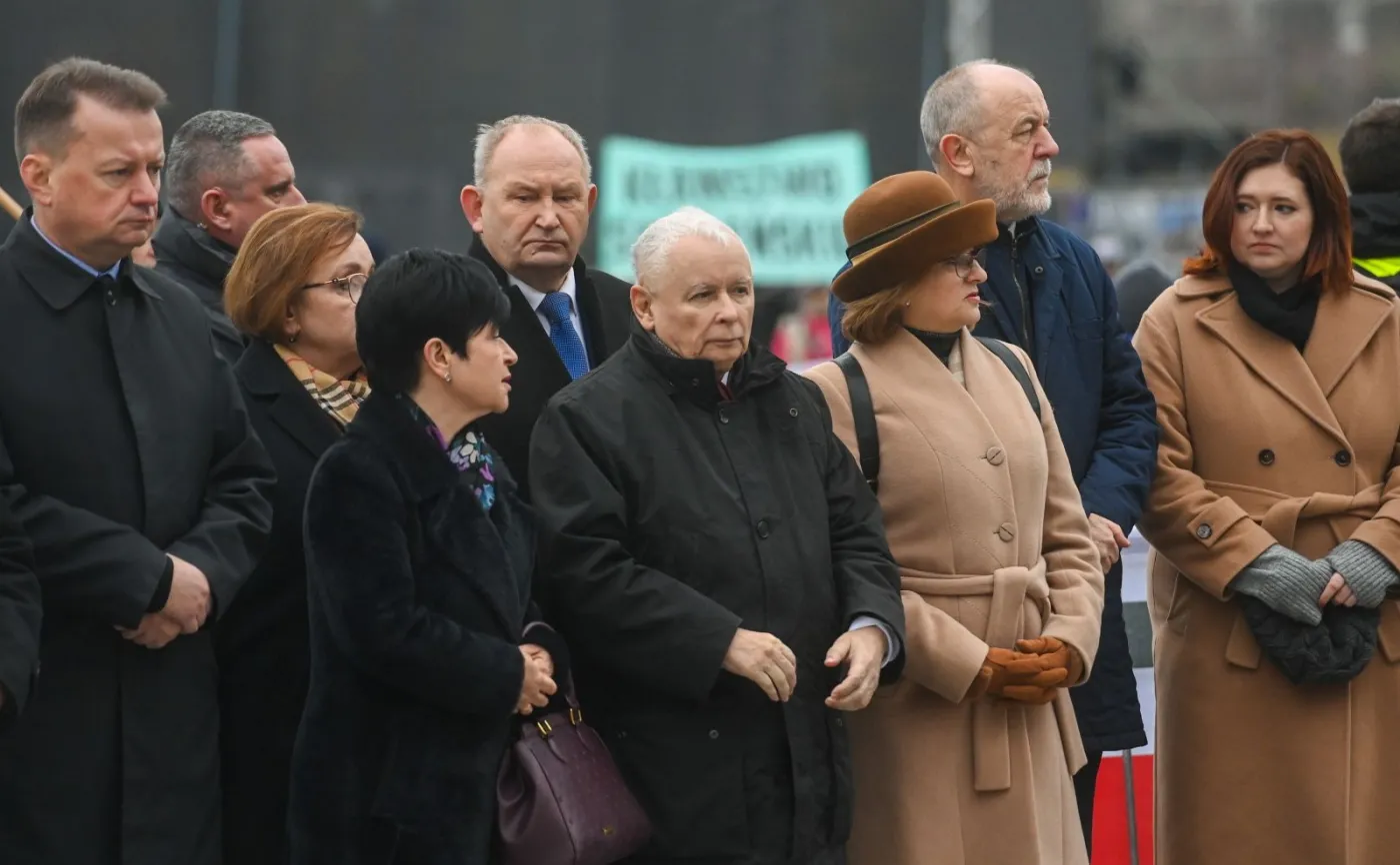 Awantura podczas miesięcznicy. Krzyczeli "kłamca". Kaczyński: To prezent dla Putina
