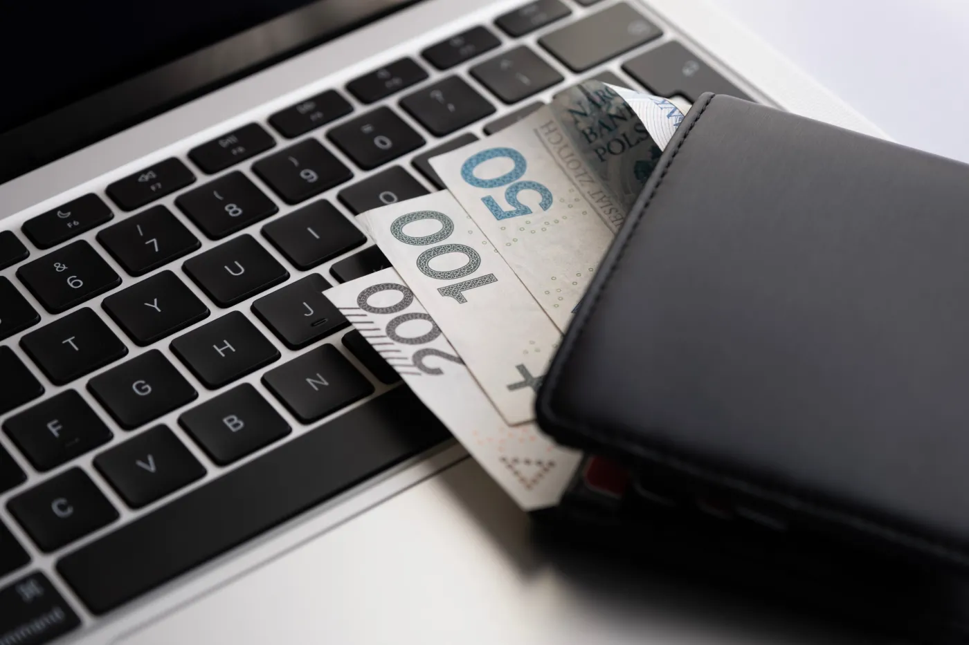 Więcej niż etat. Polacy szukają dodatkowych źródeł dochodu