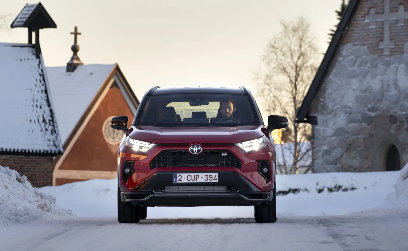 toyota-rav4-plugin-hybrid-38376839.jpg