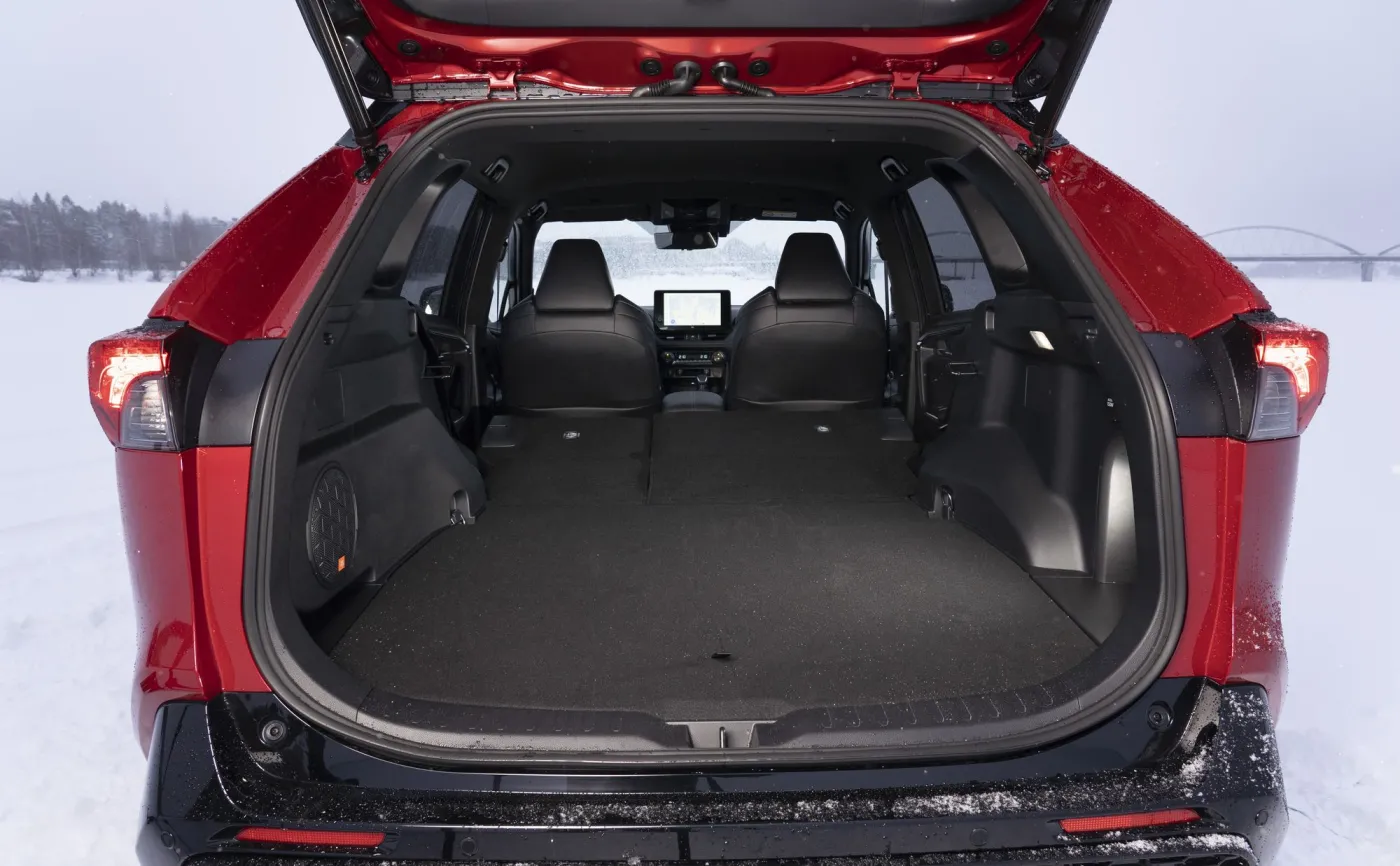 Ma silnik 2.5 i spala 3,7 l na 100 km. Toyota trzęsie rynkiem