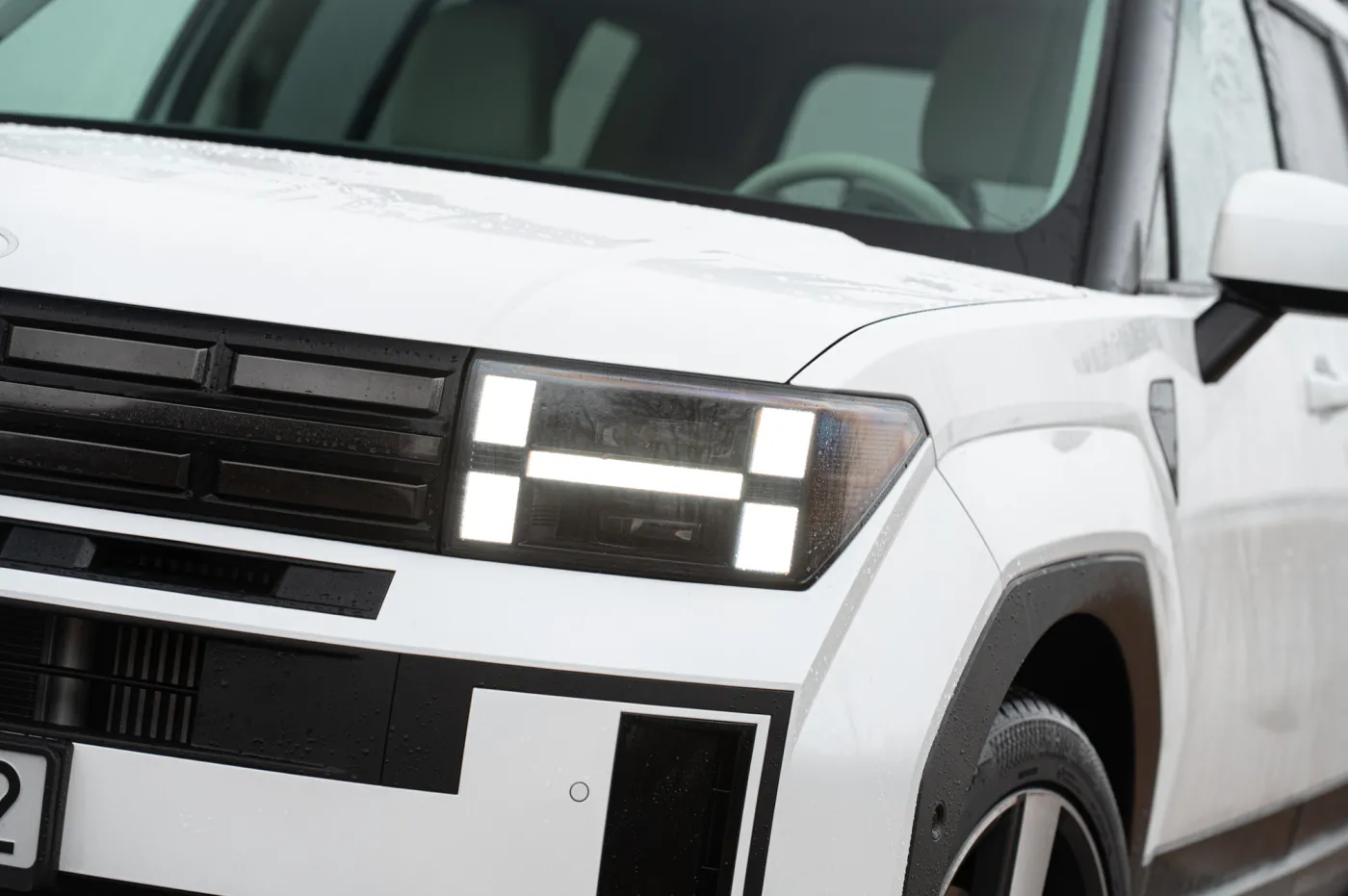 Nowy SUV zaskakuje stylem. Pod maską hybryda i napęd 4x4