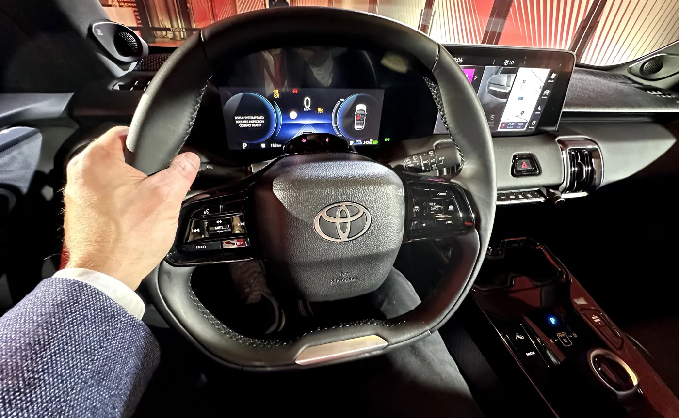 nowa-toyota-urban-cruiser-38426530.jpg