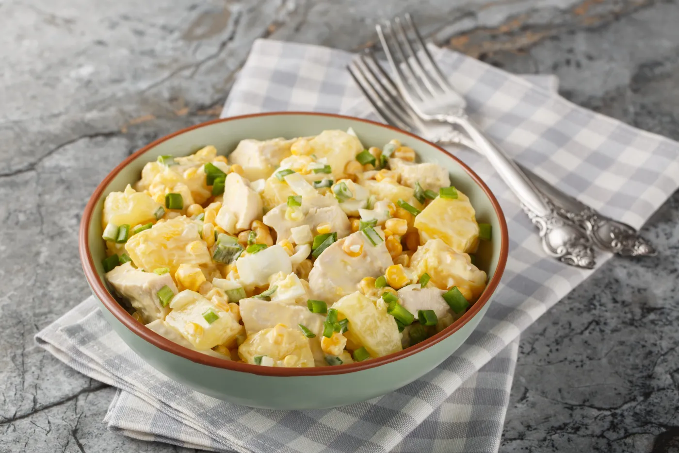 Sałatka lepsza niż gyros. Sprawdzi się nie tylko na świątecznym stole